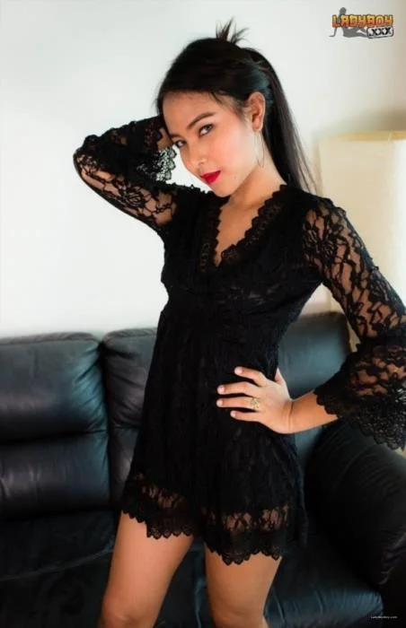 Online Bell's Lovely Debut [FullHD 1080p] 898.7 MB ladyboyonly.com