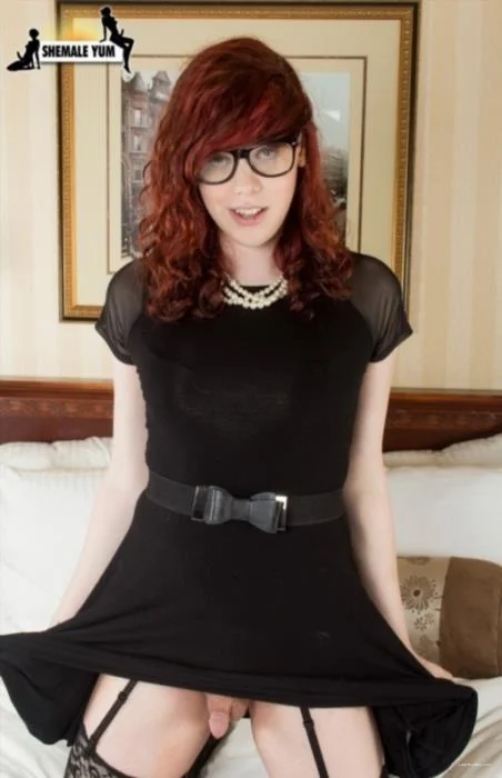 Online Chelsea Poe [HD 720p] 226.1 MB ladyboyonly.com