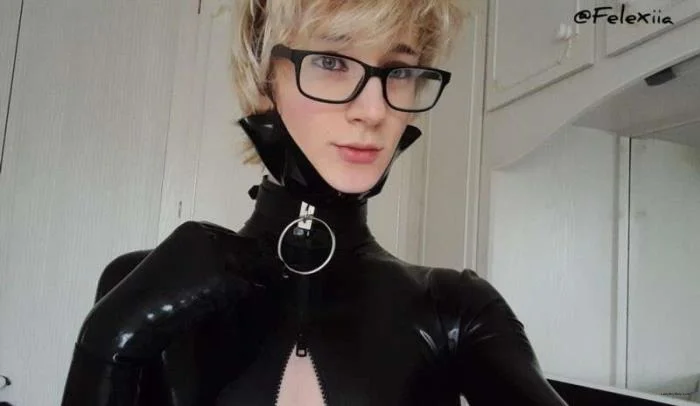 Online Felexiia - 32 Video [SD] 2.61 GB ladyboyonly.com